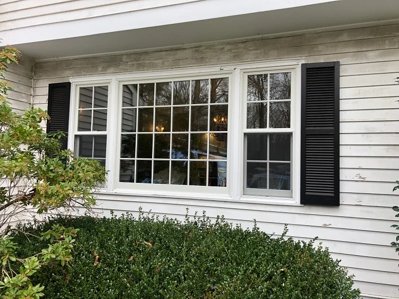 Andersen Woodwright picture window with double hung flankers